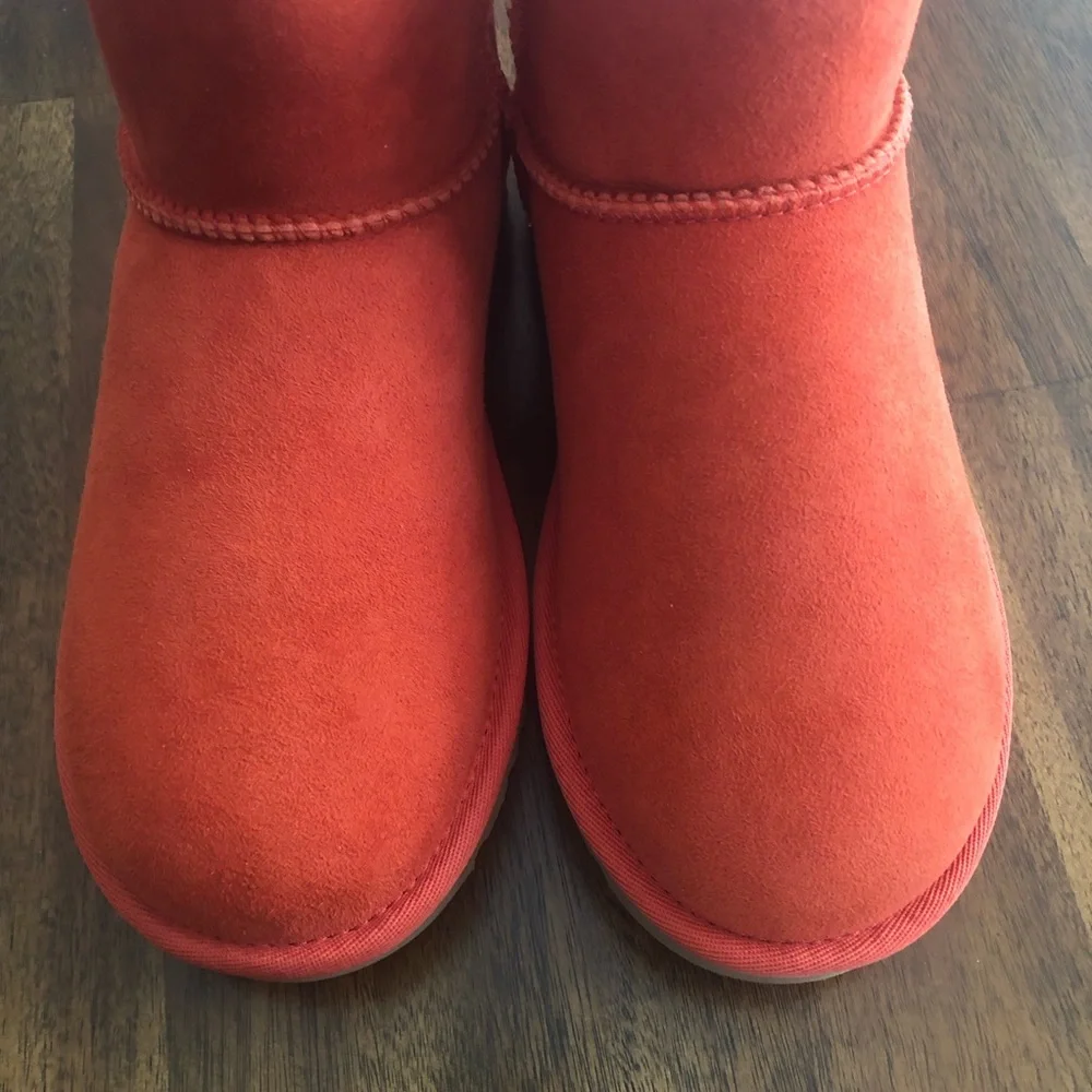 NIB $150 UGG Classic Mini II Genuine Shearling Lined Boot in Lava Flow - size 5! - Picture 7 of 12